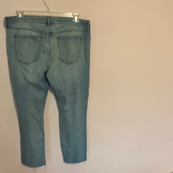 ⭐️NWT⭐️ Old Navy Perfect Straight Mid Rise - Picture 2 of 6